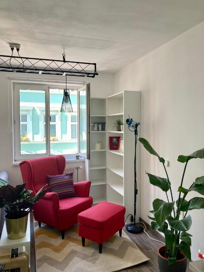 Apartment For 2 In Margareten Виена Екстериор снимка